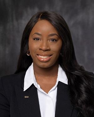 Alexis Theus headshot