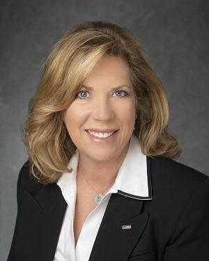 Lori Leedholm headshot